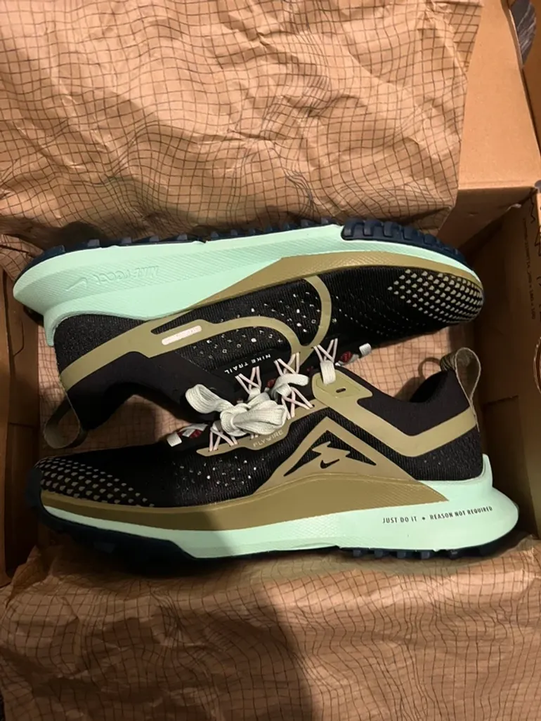 Used Nike Trail Running Shoes bike — image 2 of 7
