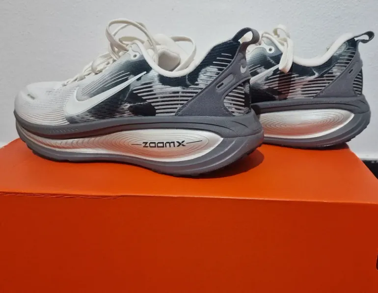 Used Nike Vomero 17 bike — image 2 of 5