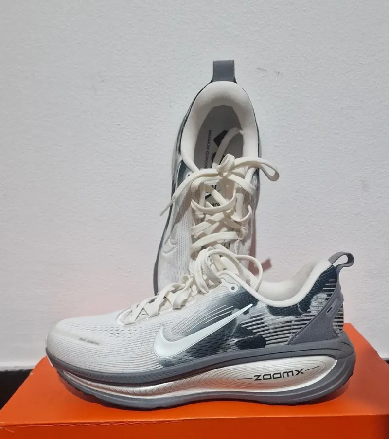 Tweedehands Nike Vomero 17 Running Shoes