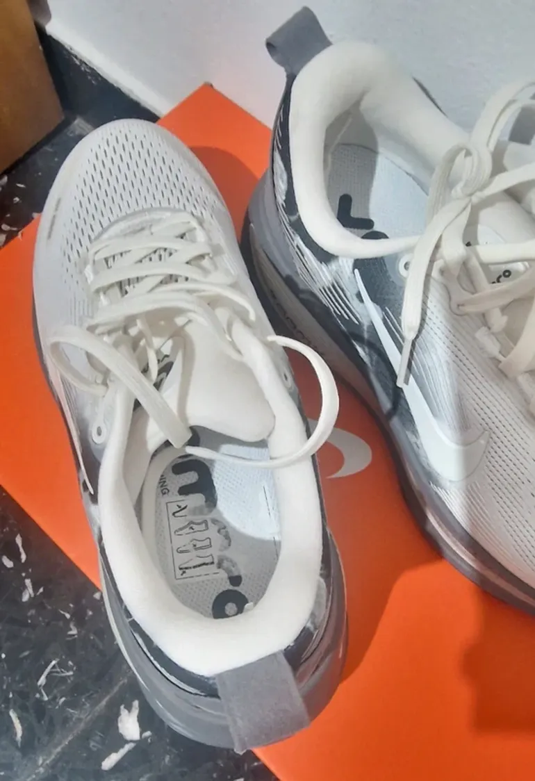 Used Nike Vomero 17 bike — image 5 of 5