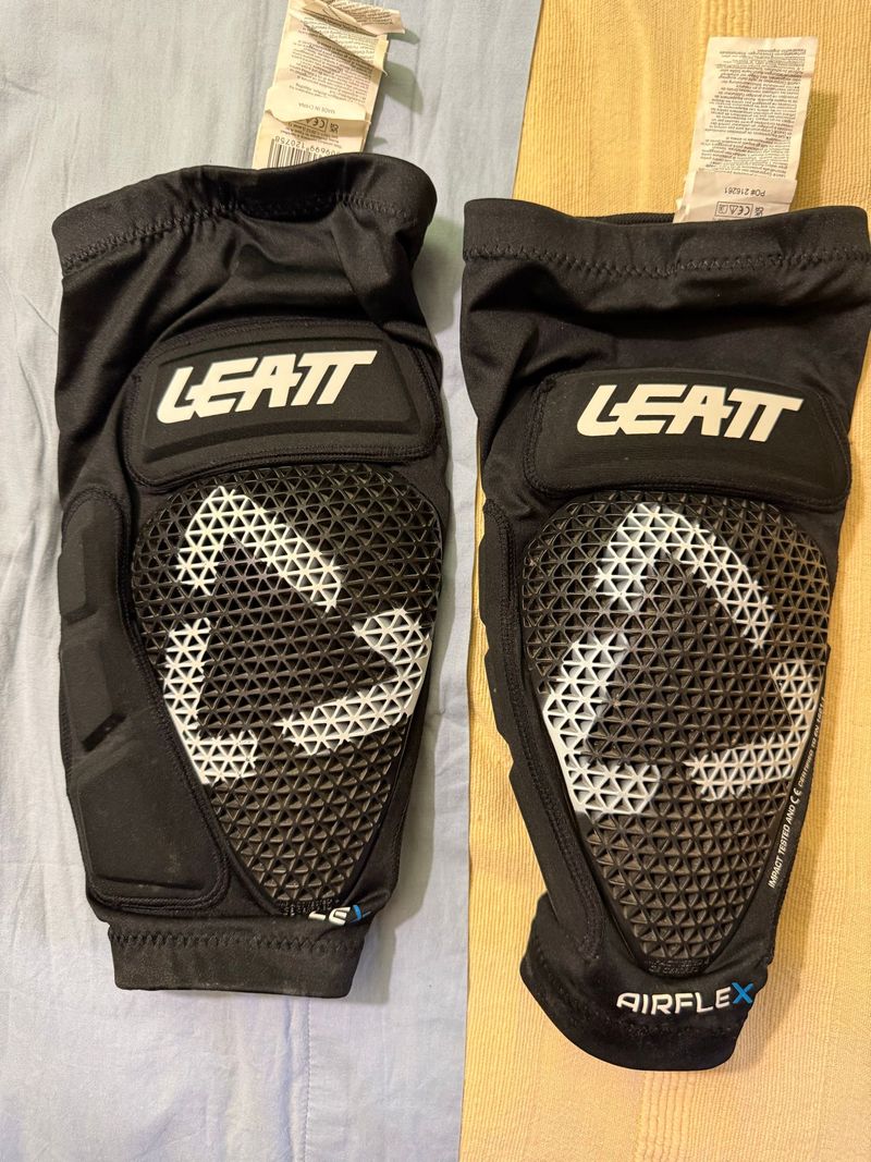 Tweedehands LEATT AirFlex Pro Knee Guard 2024 Cycling Clothing
