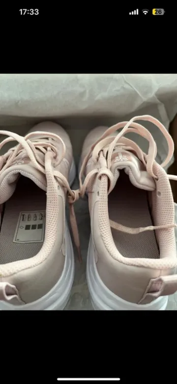 Used 100% Nike Running Shoes WMNS bike — image 4 of 7