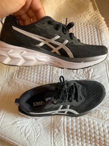 Used Asics Running Shoes bike — image 1 of 5