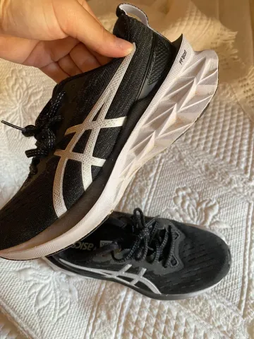 Used Asics Running Shoes bike — image 4 of 5