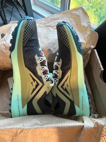 Used Nike Trail Running Shoes Wmns bike — image 4 of 8