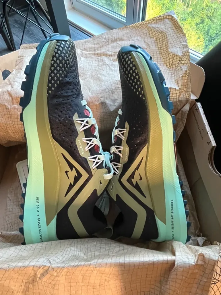 Used Nike Trail Running Shoes Wmns bike — image 4 of 8