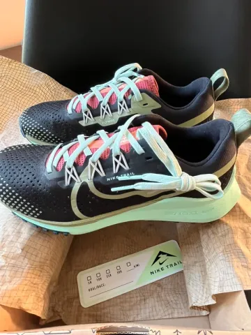 Used Nike Trail Running Shoes Wmns bike — image 2 of 8