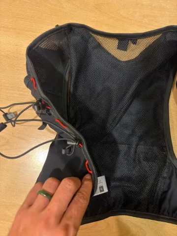100% Weiss Hydration Vest bike d'occasion — image 7 sur 10