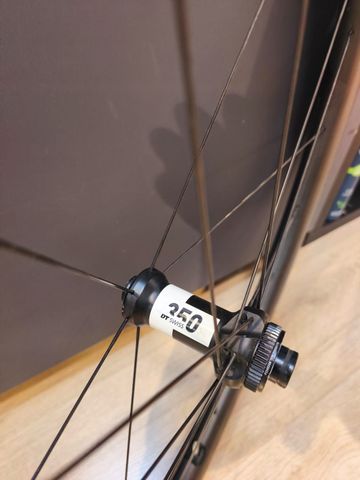 Roval Rapide CLX Wheelset 2025 bike usato — immagine 4 di 6