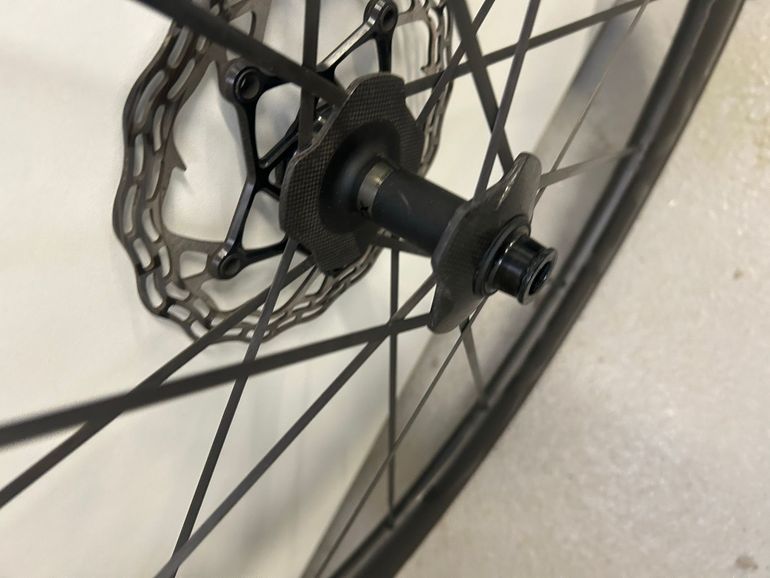 Used Cadex Carbon Wheels 2025 bike — image 4 of 9