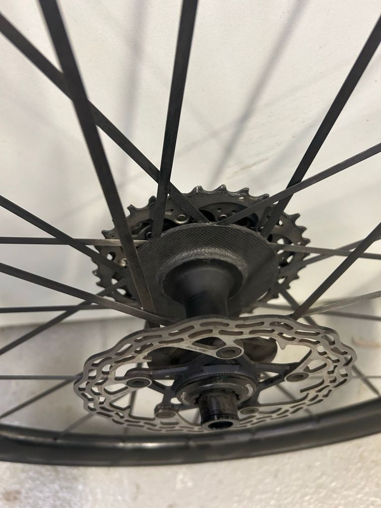 Used Cadex Carbon Wheels 2025 bike — image 6 of 9