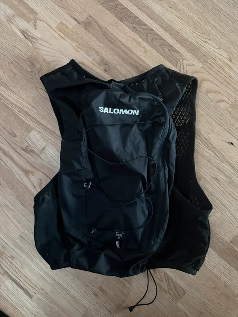 Used Salomon Active Skin 8 Running Accessories