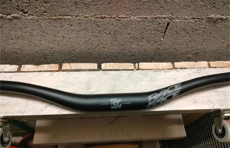Race Face MTB or E-Bike Handlebar Cockpit de segunda mano