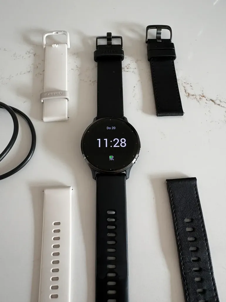 Used Garmin Venu 3 bike — image 2 of 5