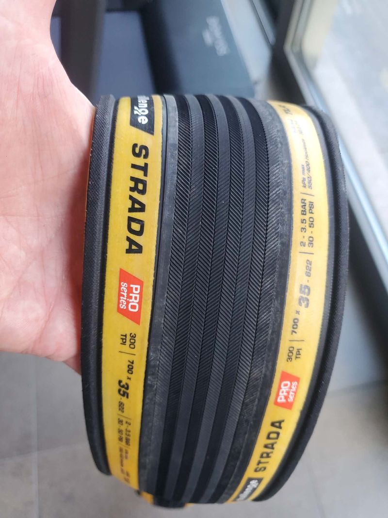 Gebrauchtes Challenge Strada Pro Series H-TLR Easy Fit 2026 Tyres & Tubes