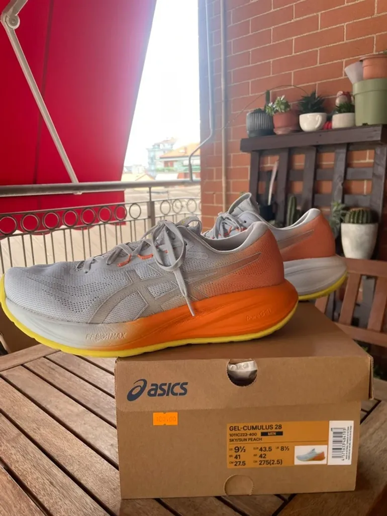 Used Asics Gel Cumulus 28 bike — image 3 of 10