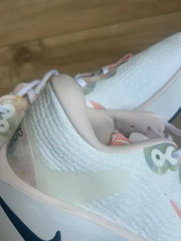 Used Nike Shoes bike — image 2 of 7
