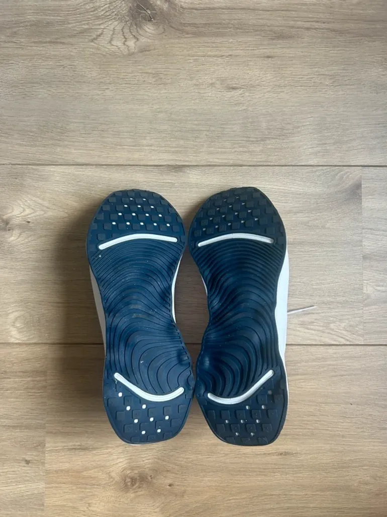 Used Nike Shoes bike — image 7 of 7