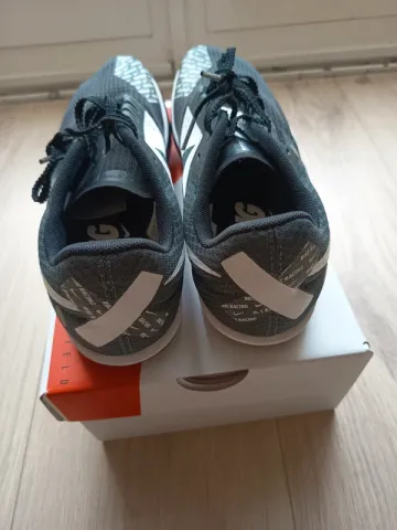 Used Nike Zoom Rival Waffle 6 bike — image 4 of 10