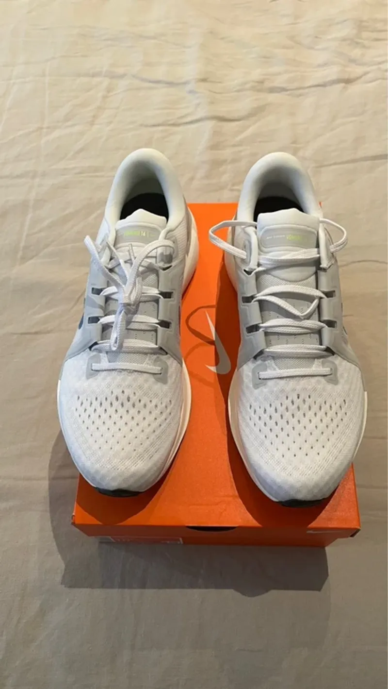 Used Nike Vomero 16 Running Shoes