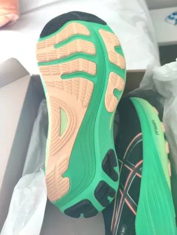 Used Premium Gel Kayano 32 bike — image 5 of 6