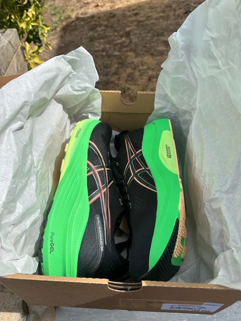 Used Premium Gel Kayano 32 bike — image 3 of 6