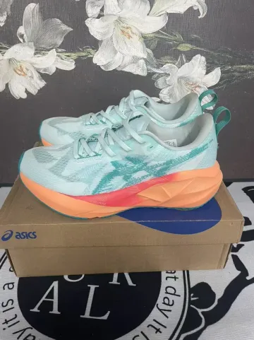 Käytetty Asics Novablast 5 bike — kuva 1 / 9