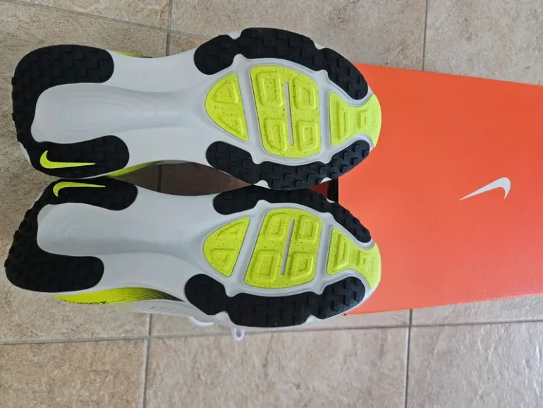 Used Nike Vomero 18 bike — image 6 of 8