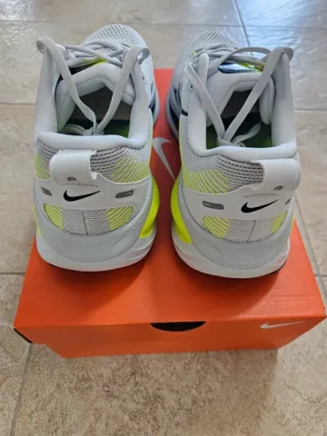 Used Nike Vomero 18 bike — image 4 of 8