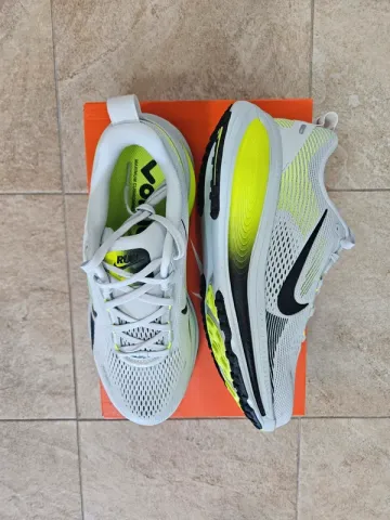 Used Nike Vomero 18 bike — image 5 of 8