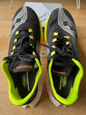 Used Saucony Endorphin pro 4 bike — image 3 of 10