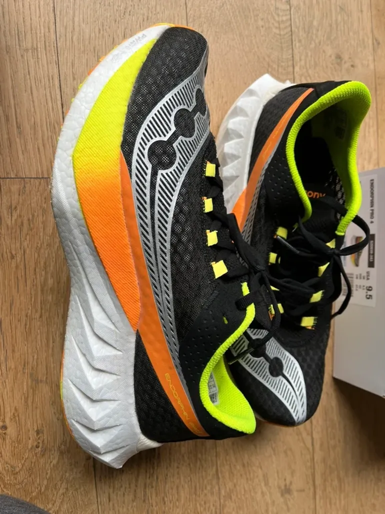 Used Saucony Endorphin pro 4 bike — image 2 of 10