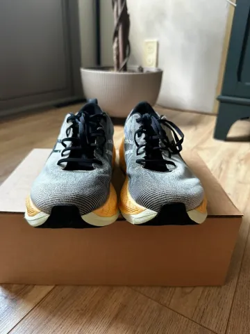 Tweedehands Asics Superblast 1 bike — afbeelding 2 van 10