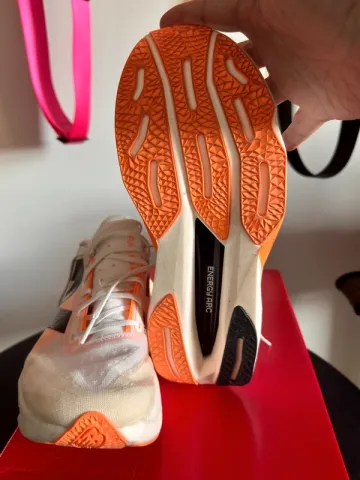 Used New Balance FuelCell SuperComp Elite V4 bike — image 3 of 7