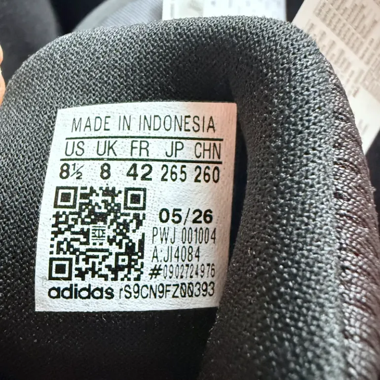 Used Adidas sport shoes Men 42 eu bike — image 4 of 4