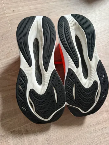 Použité New Balance FuelCell Propel V4 bike — obrázek 8 z 8