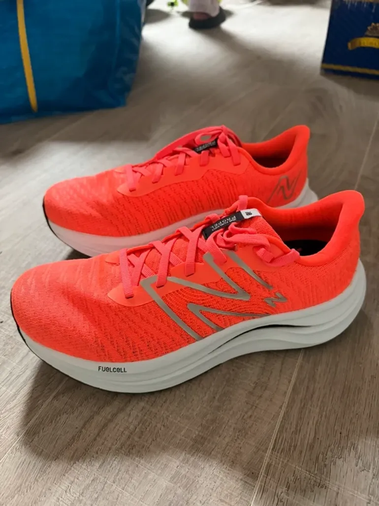 Použité New Balance FuelCell Propel V4 bike — obrázek 1 z 8