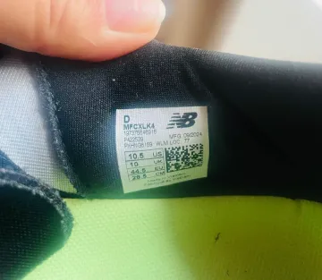 Used New Balance Fuelcell Rebel v4 bike — image 4 of 6