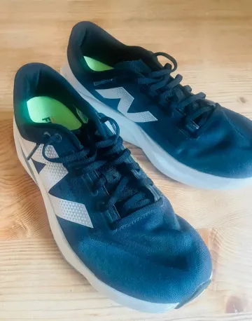 Used New Balance Fuelcell Rebel v4 bike — image 6 of 6