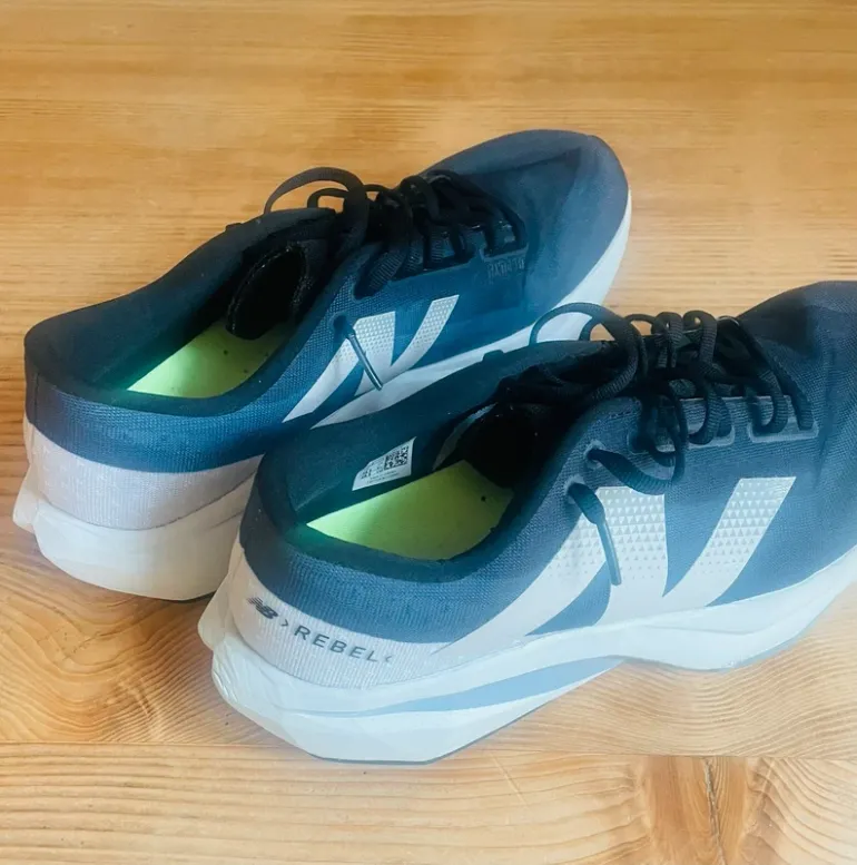 Used New Balance Fuelcell Rebel v4 bike — image 5 of 6