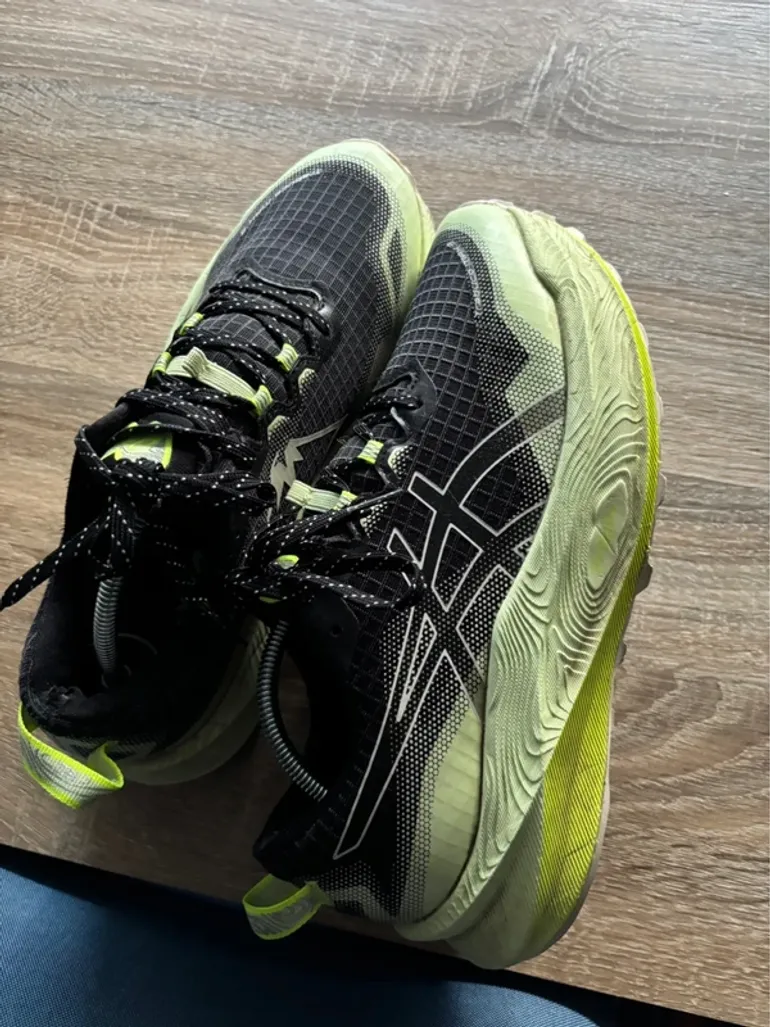 Used Asics Trail Running Shoes bike — image 5 of 6