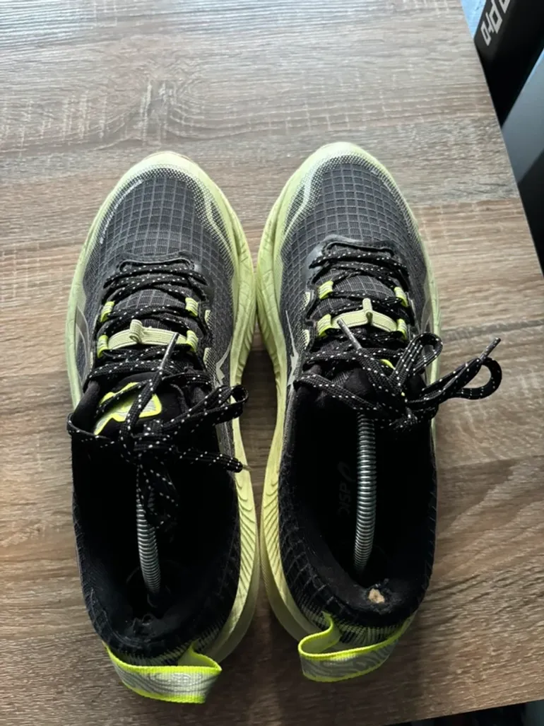 Used Asics Trail Running Shoes bike — image 3 of 6