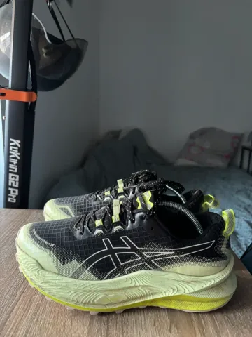 Used Asics Trail Running Shoes bike — image 1 of 6
