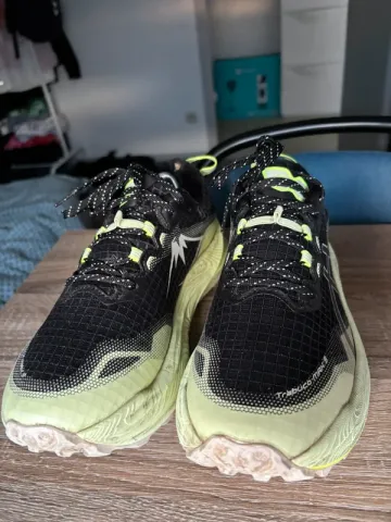 Used Asics Trail Running Shoes bike — image 2 of 6