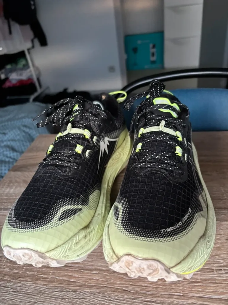 Used Asics Trail Running Shoes bike — image 2 of 6