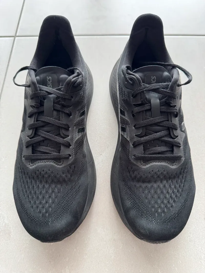 Used Asics GT-2000 12 Running Shoes