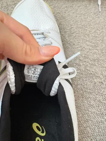Used Asics Hockey Shoes bike — image 5 of 9