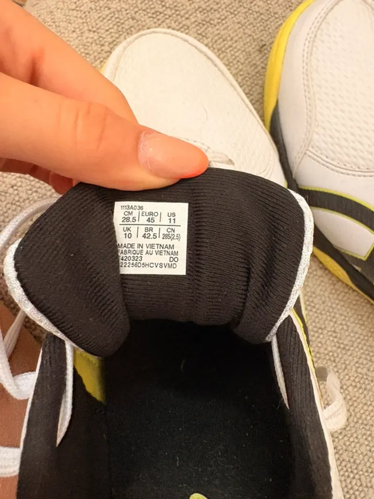 Used Asics Hockey Shoes bike — image 6 of 9
