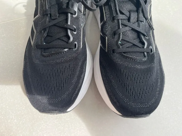 Used New Balance Fresh Foam 680 v8 bike — image 3 of 5