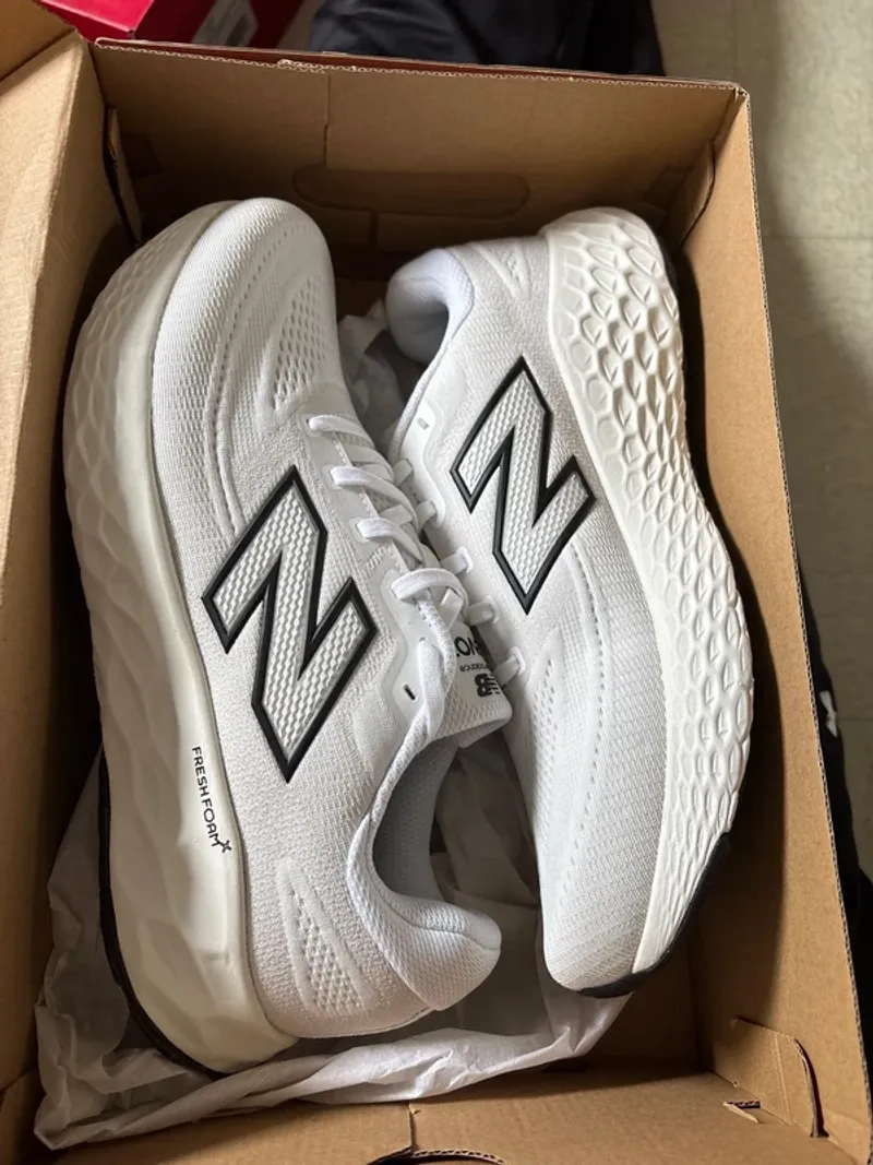 Used New Balance MEVOZLW4 Running Shoes
